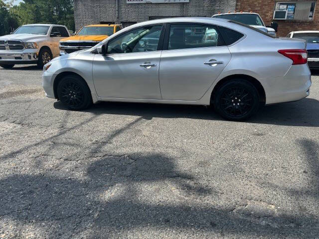 2017 Nissan Sentra S photo 3