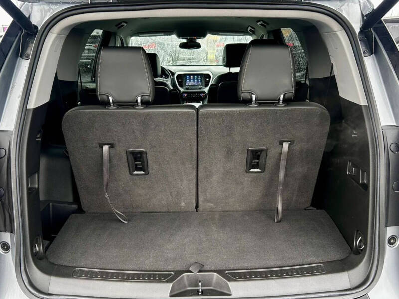 2022 GMC Acadia SLT