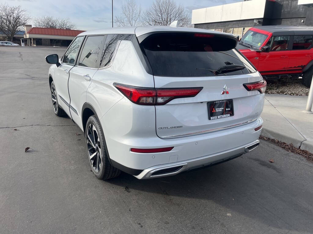 2024 Mitsubishi Outlander for sale at Axio Auto Boise in Boise, ID