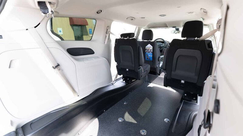 2022 Chrysler Voyager LX