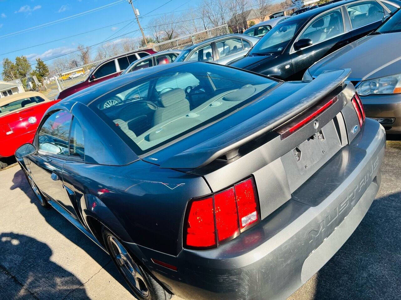 Dk. Gray 2004 Ford Mustang Base 2dr Fastback 2