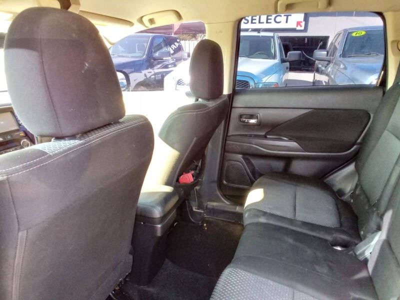 2018 Mitsubishi Outlander ES