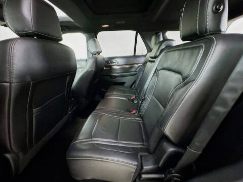 2017 Ford Explorer Platinum