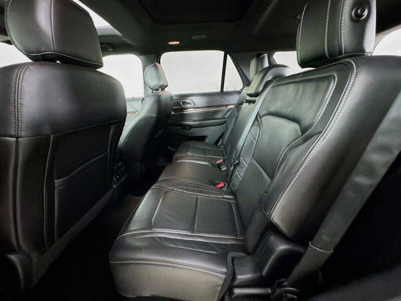 2017 Ford Explorer Platinum