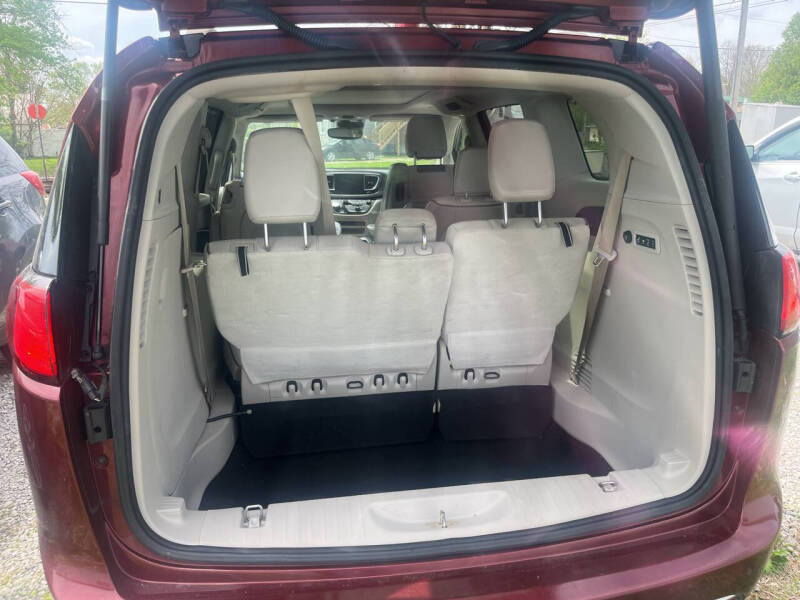 2017 Chrysler Pacifica Limited - Photo 6
