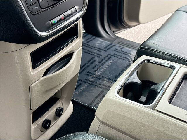 2012 Chrysler Town and Country Touring