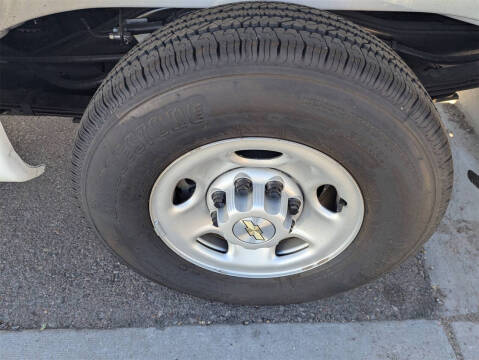 2025 Chevrolet Express 2500