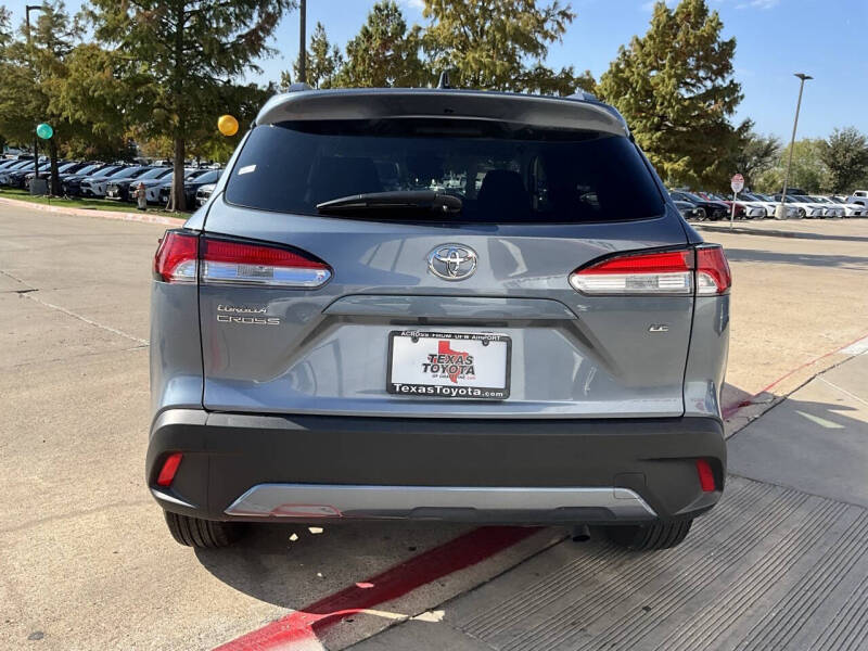 2025 Toyota Corolla Cross LE