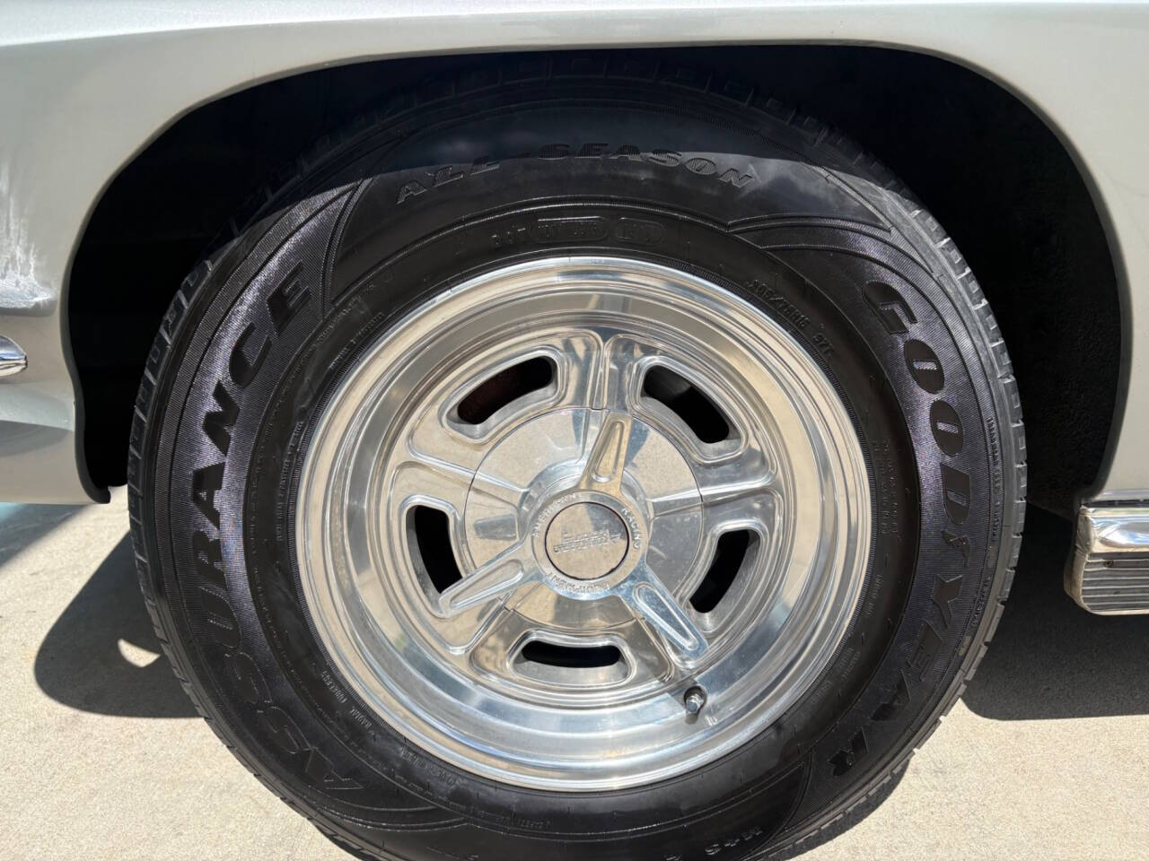 1966 Chevrolet Corvette 26