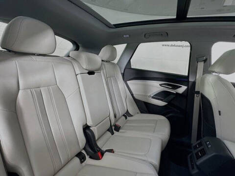 2025 Audi Q5 quattro Premium TFSI