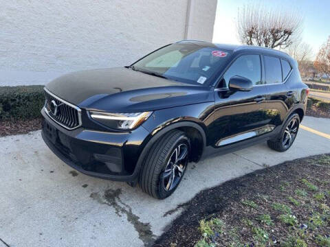 2025 Volvo XC40 B5 Core Bright Theme