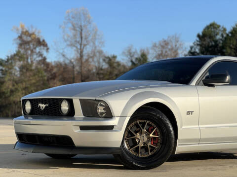 2005 Ford Mustang GT Premium