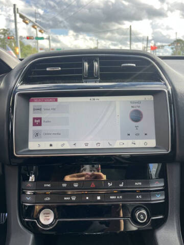 2019 Jaguar F-PACE 25t Premium