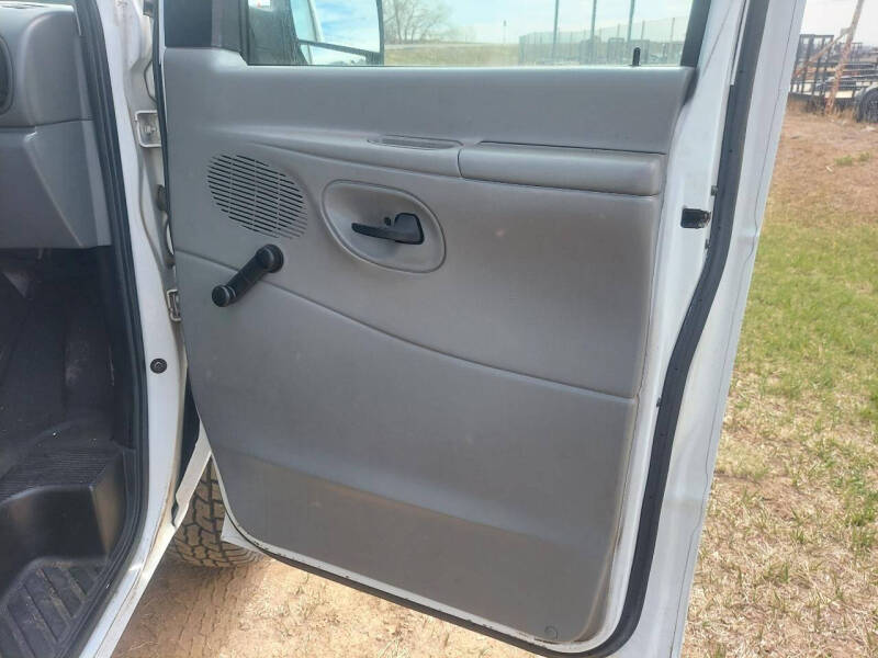 2004 Ford E-Series