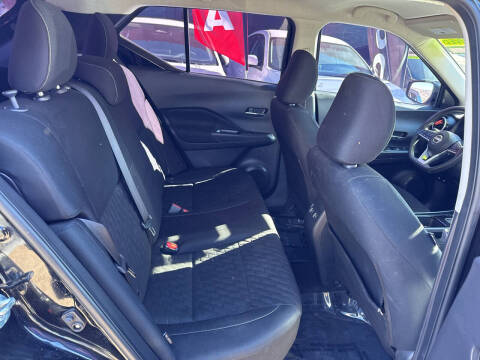 2023 Nissan Kicks SV