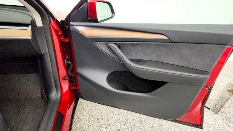 2025 Tesla Model Y Long Range