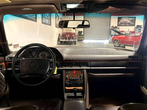 1991 Mercedes-Benz 560-Class 560 SEL