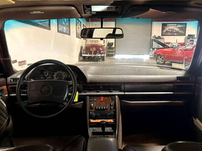 1991 Mercedes-Benz 560-Class 560 SEL