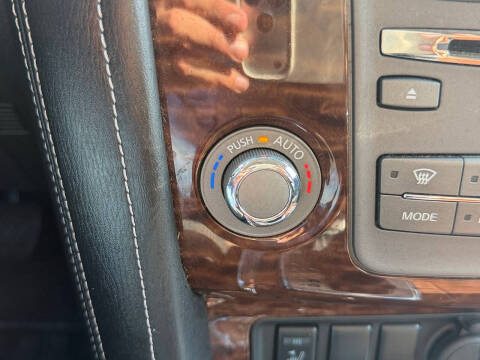 2017 Nissan Armada SV