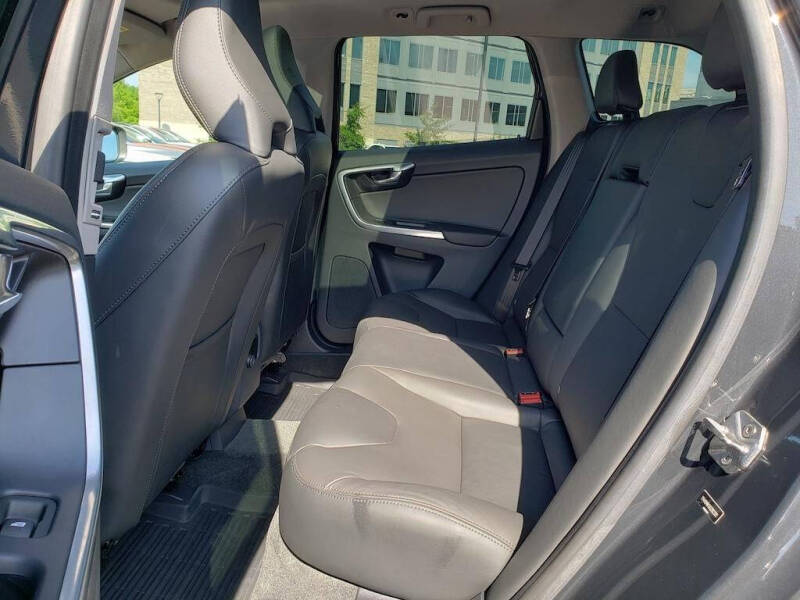 2016 Volvo XC60 T6 Drive-E