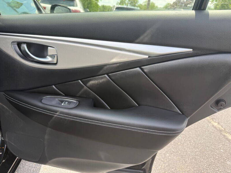 2022 Infiniti Q50 Luxe