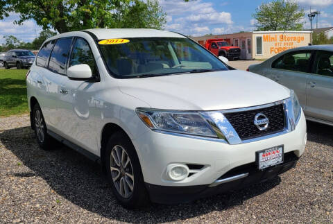 2014 Nissan Pathfinder for sale at Swan Auto in Roscoe IL