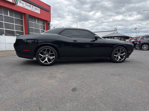 2017 Dodge Challenger SXT Plus
