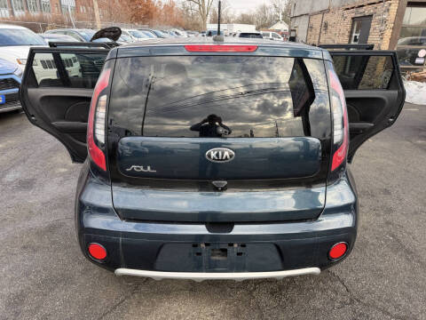 2017 Kia Soul +