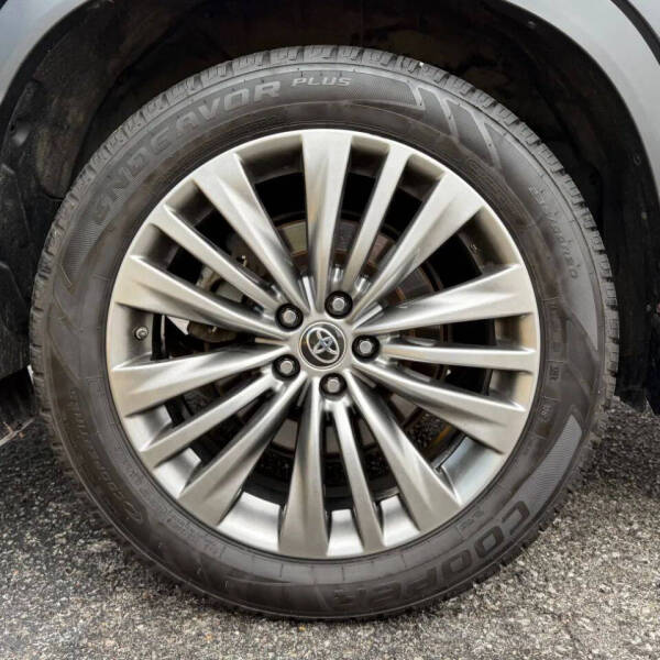 2022 Toyota Highlander Platinum