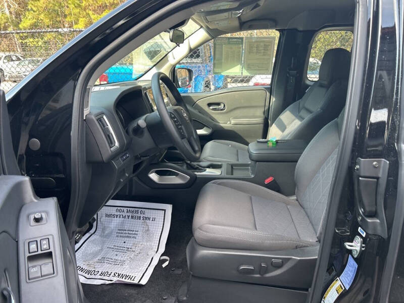 2025 Nissan Frontier SV