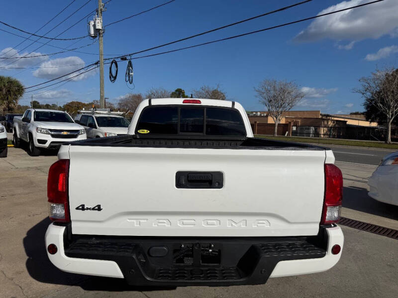2017 Toyota Tacoma SR