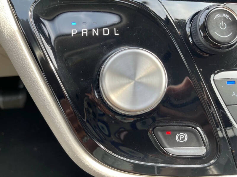 2020 Chrysler Voyager LXi