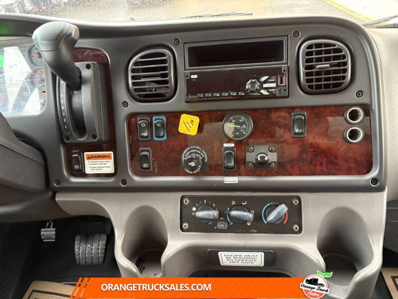 2020 Freightliner M2 106