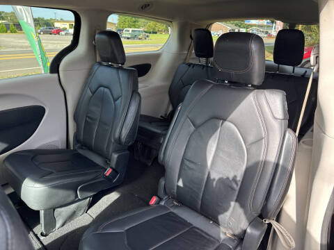 2017 Chrysler Pacifica Touring-L