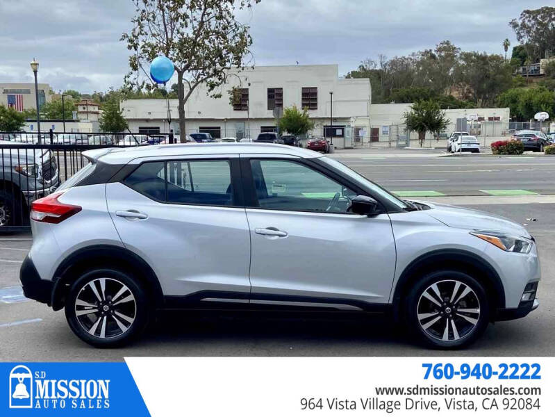 2019 Nissan Kicks SR