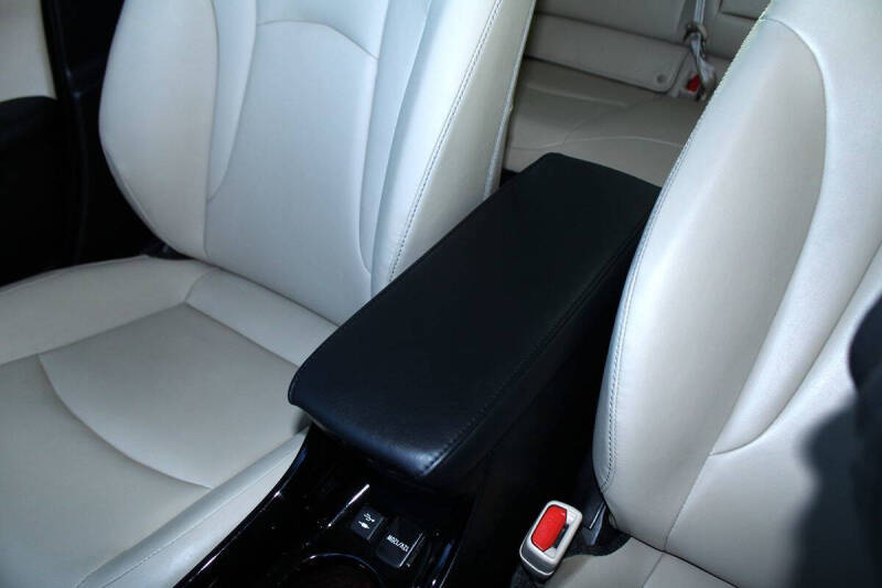 2019 Toyota Prius XLE AWD-e