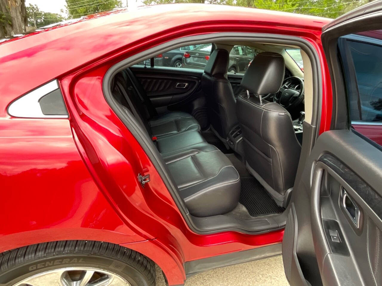 2012 Ford Taurus for sale at Auto Connection in Waterloo, IA