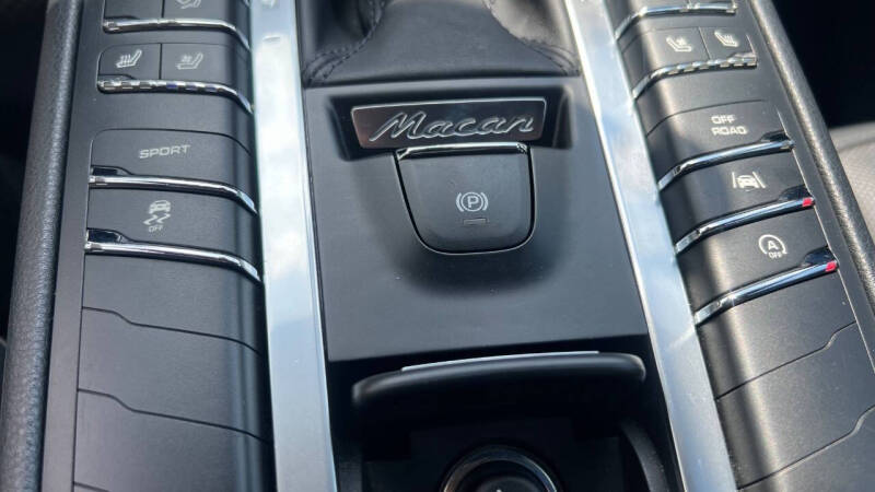 2017 Porsche Macan