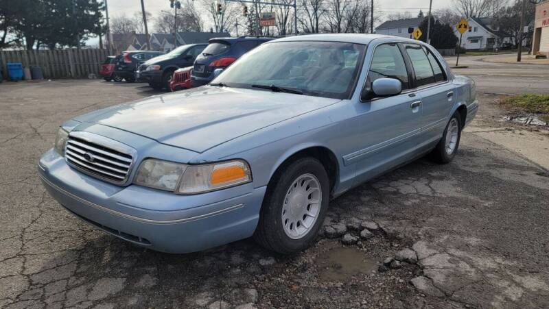 2002 Ford Crown Victoria for sale at M & C Auto Sales in Toledo OH