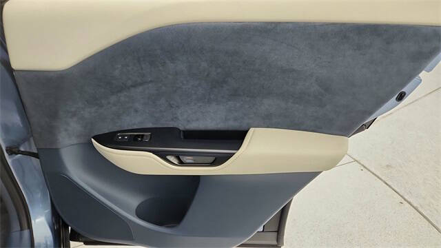 2023 Lexus RZ 450e Luxury