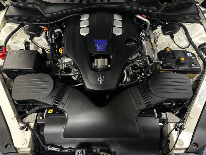 2022 Maserati Quattroporte Modena Q4