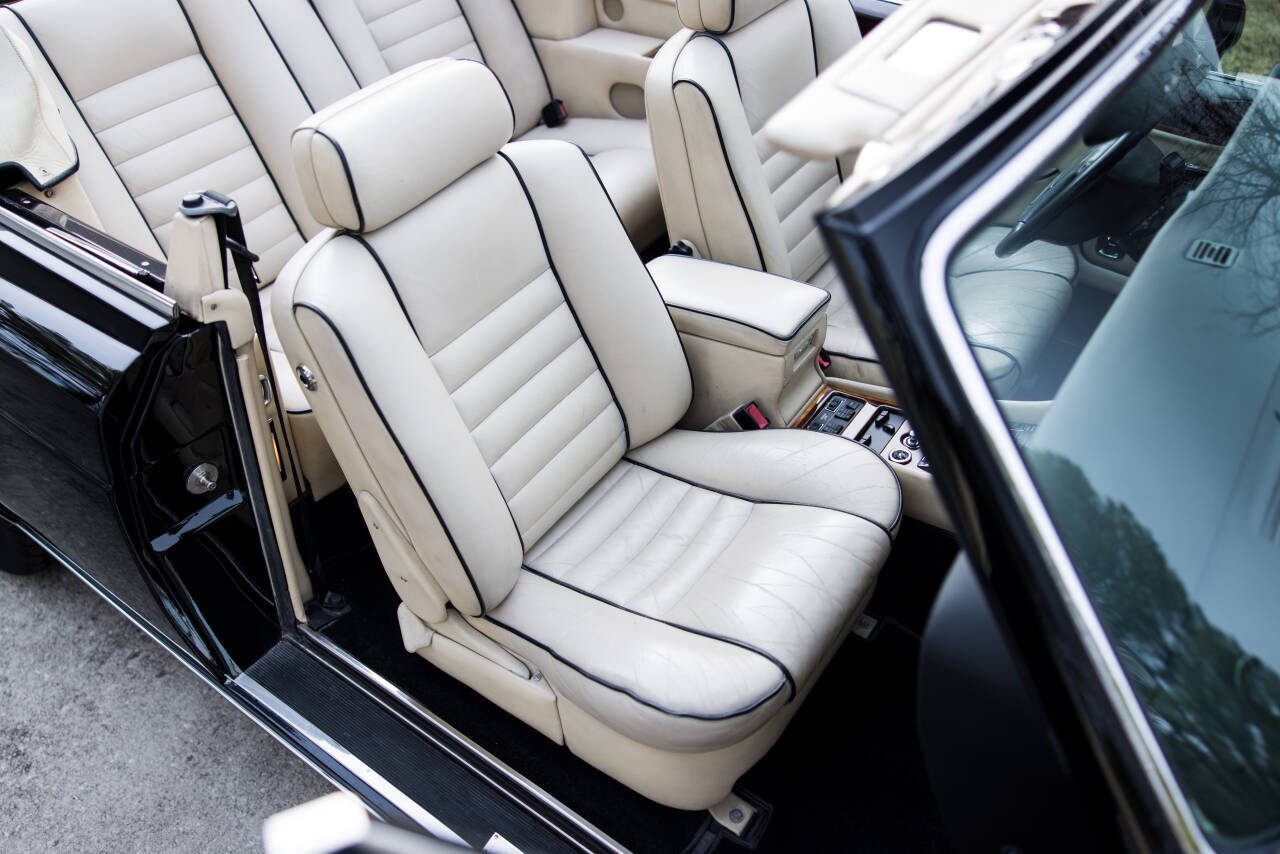 1991 Rolls-Royce Corniche 38