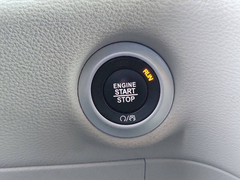 2024 Chrysler Pacifica Plug-In Hybrid Select