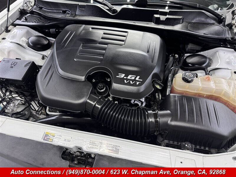 2015 Dodge Challenger SXT Plus