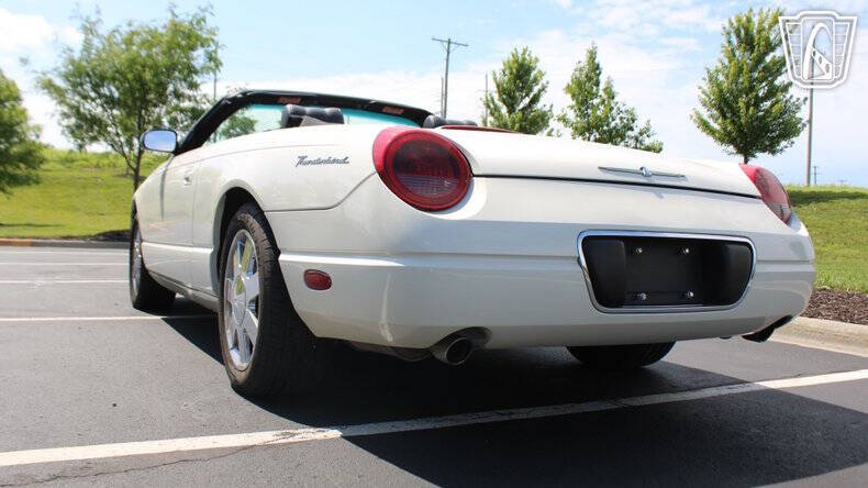 2002 Ford Thunderbird Deluxe