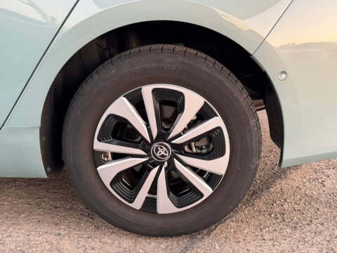 2021 Toyota Prius LE