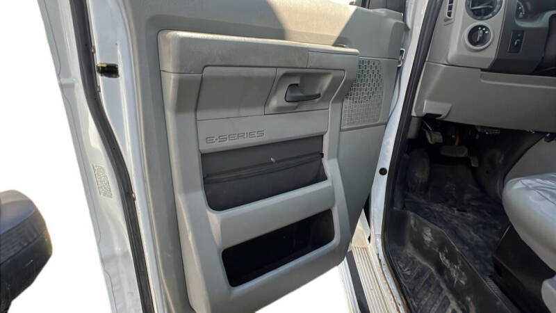2017 Ford E-Series E-450 SD