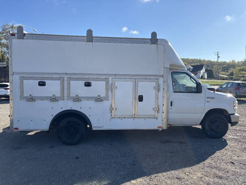 2010 Ford E-Series E-350 SD