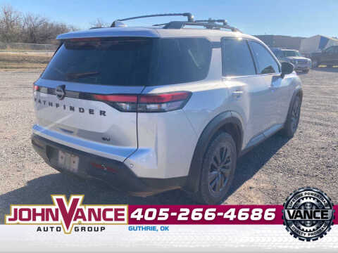 2022 Nissan Pathfinder SV