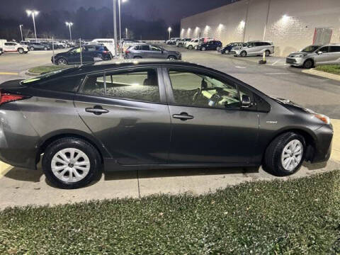 2019 Toyota Prius LE